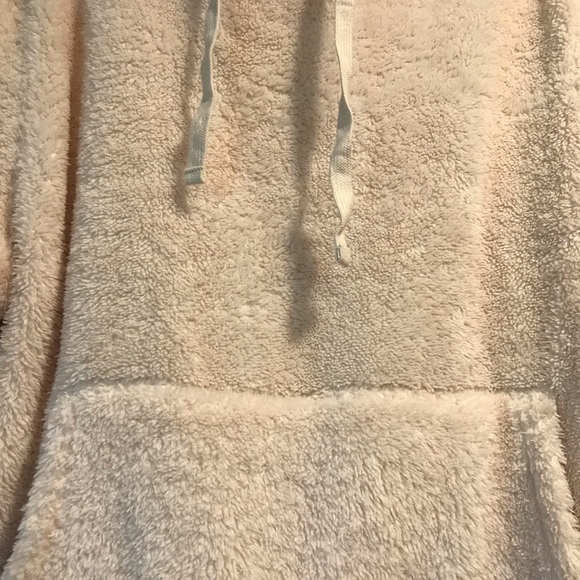 Snowbunny hoodie - Picture 4 of 5